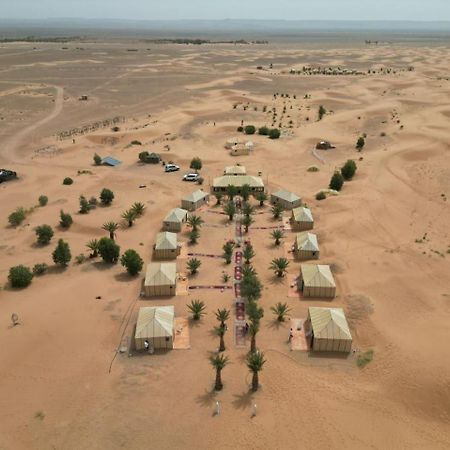 Sahara Luxury Camp Vip Hotel เมอร์ซูกา ภายนอก รูปภาพ