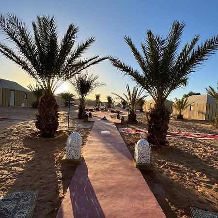 Sahara Luxury Camp Vip Hotel เมอร์ซูกา ภายนอก รูปภาพ