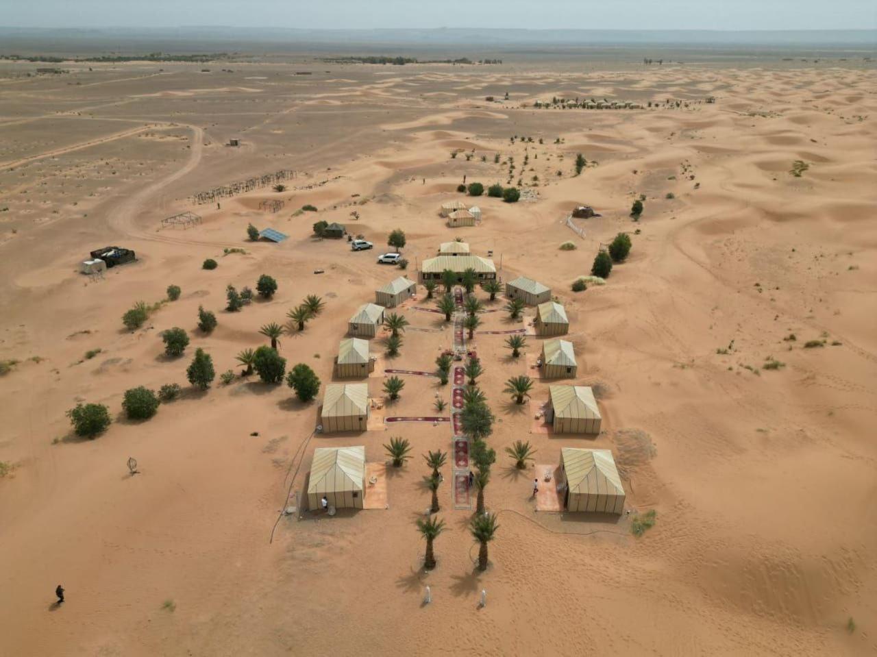Sahara Luxury Camp Vip Hotel เมอร์ซูกา ภายนอก รูปภาพ