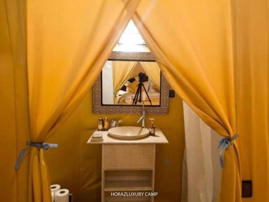 Sahara Luxury Camp Vip Hotel เมอร์ซูกา ภายนอก รูปภาพ