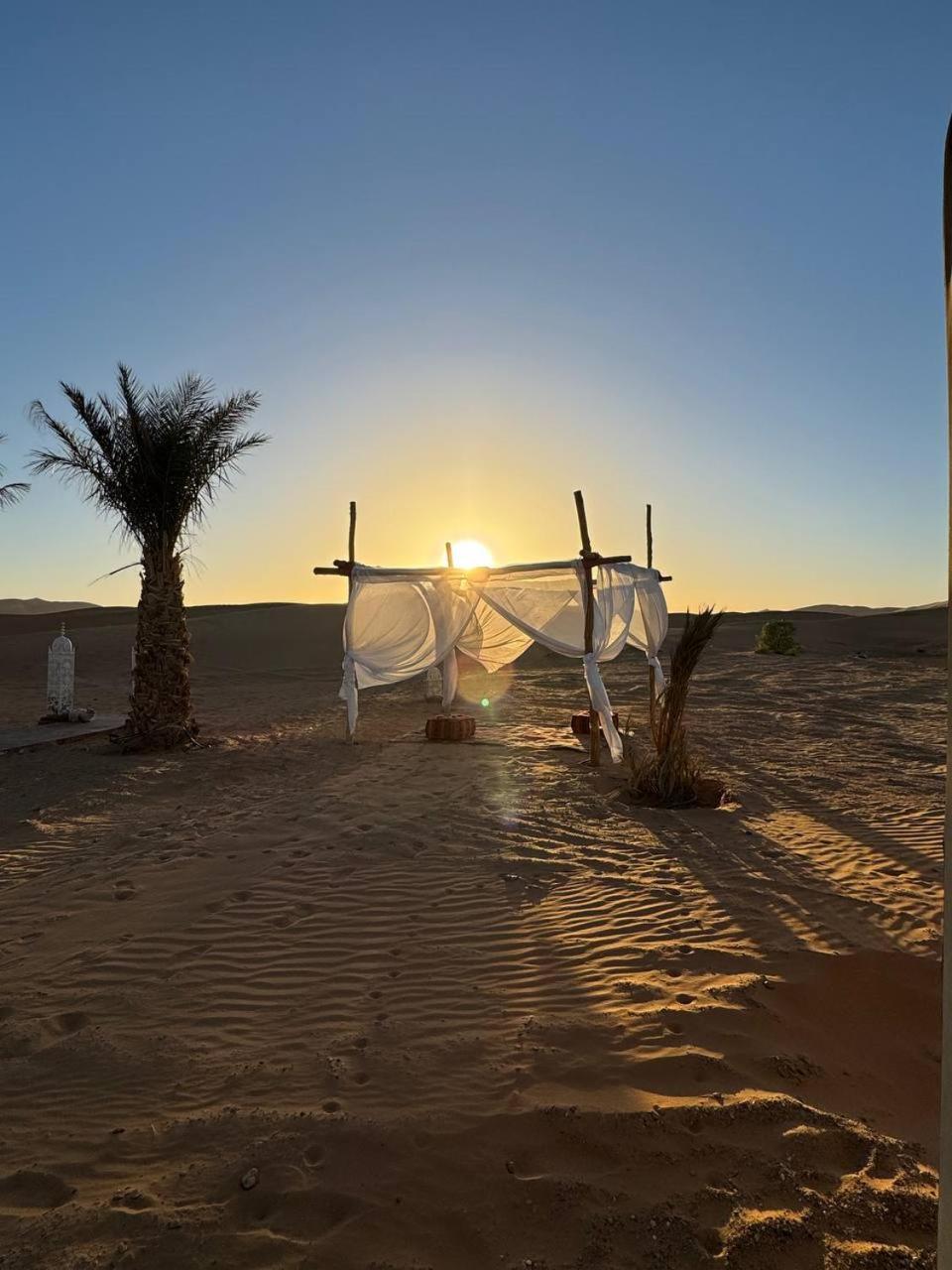 Sahara Luxury Camp Vip Hotel เมอร์ซูกา ภายนอก รูปภาพ