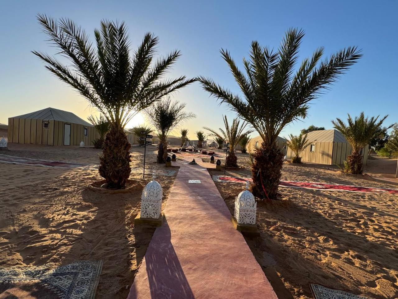 Sahara Luxury Camp Vip Hotel เมอร์ซูกา ภายนอก รูปภาพ